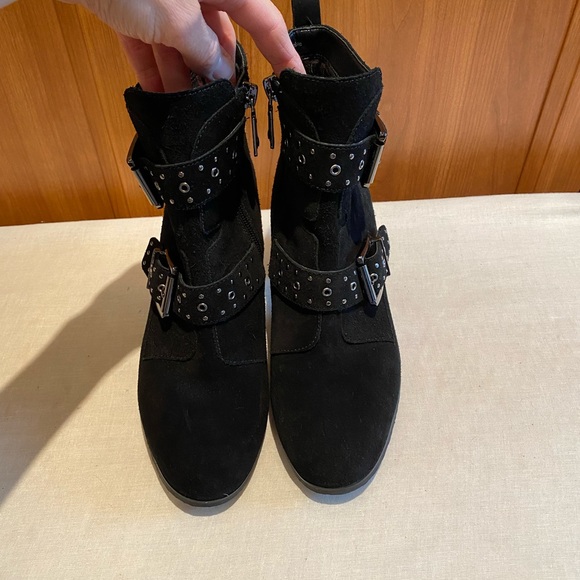 Blondo Daphne Suede Ankle Boots - Picture 3 of 11